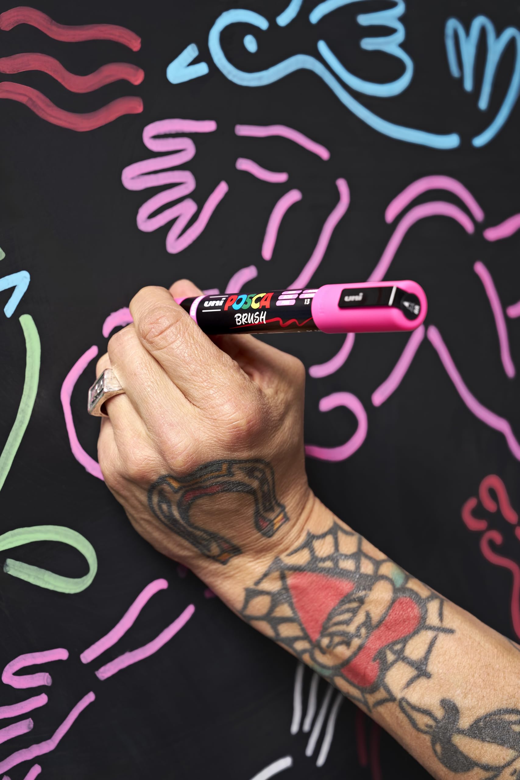 posca-pc5br-marqueur-peinture-brush-noir-base-eau image 2